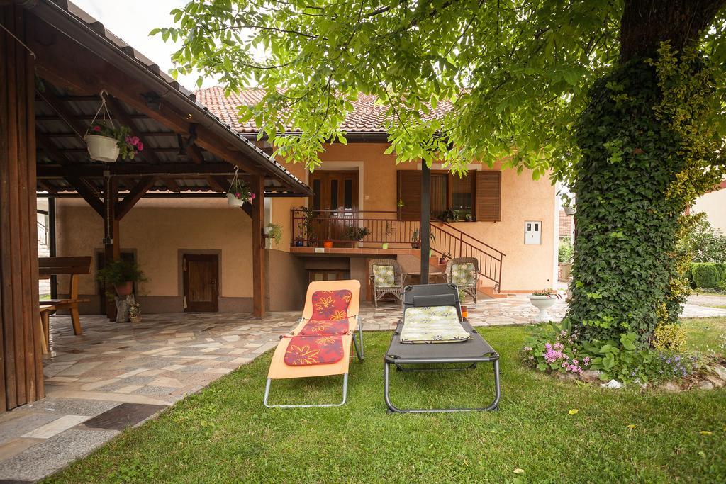 Apartment Tomasevic Slunj Extérieur photo